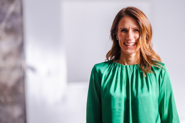 Porträtfoto von Gründerin und CEO Andrea Hartmair